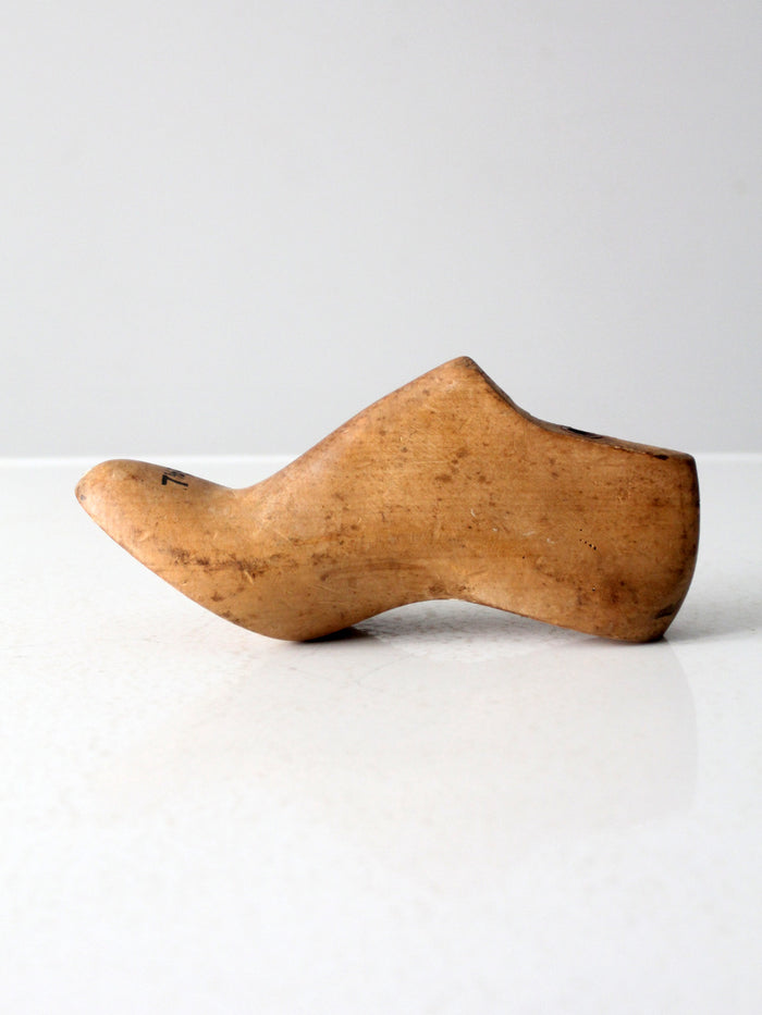 antique cobbler's shoe last