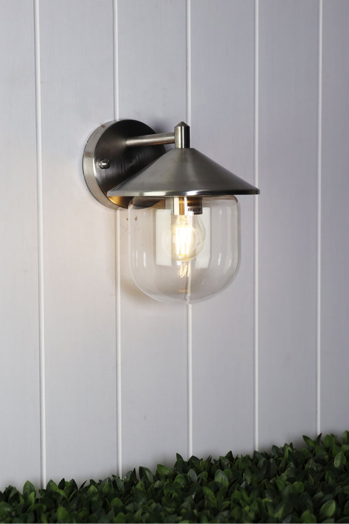 SS outdoor wall light with G45 bulb