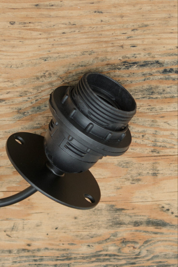 Use the removable shade ring to support either a screw-in fitting lamp shade or bulb