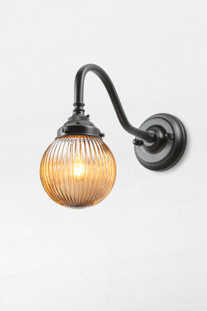 Black / Dark Amber