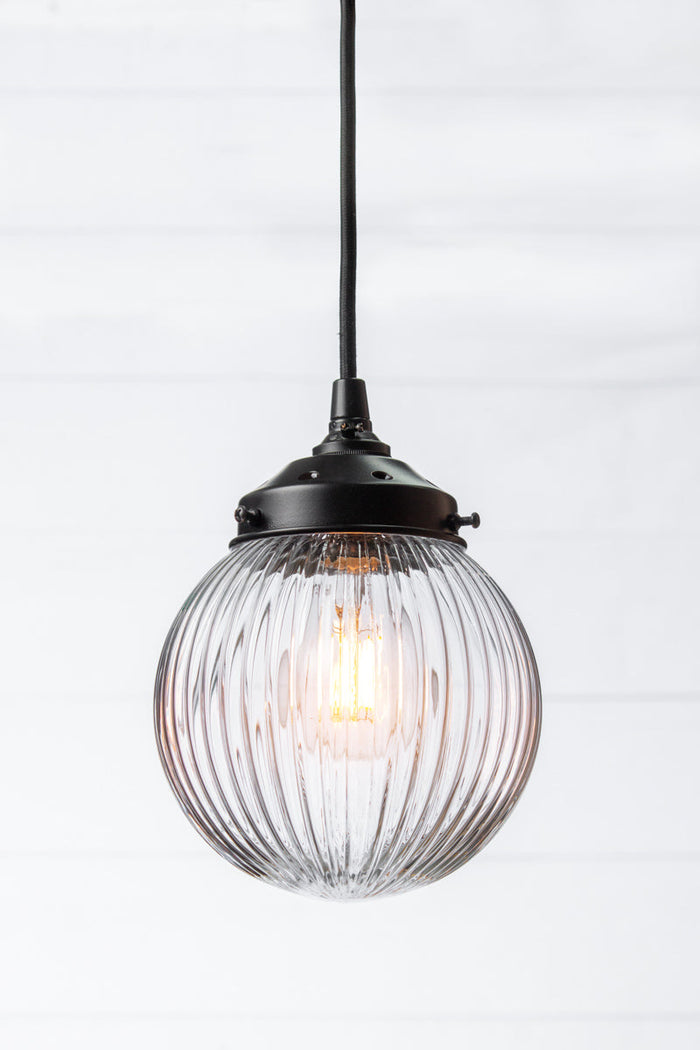 Round Black / Clear Small