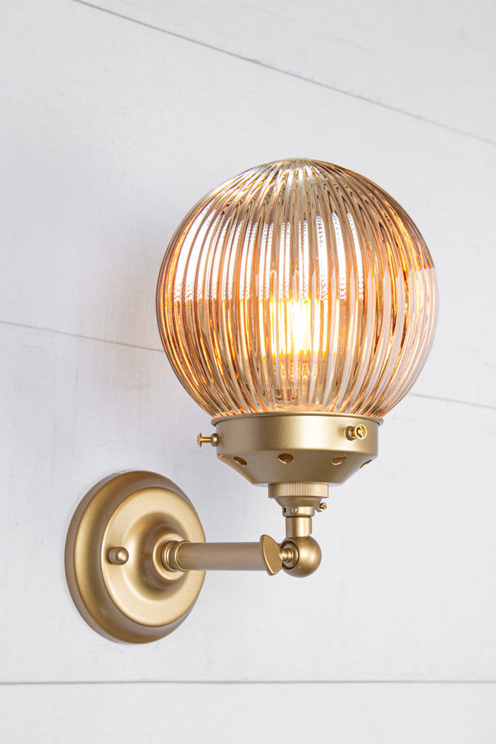 Gold/Brass / Dark Amber