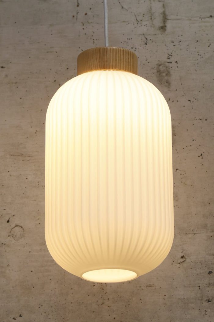glass with ribbed cut detailing in shade
