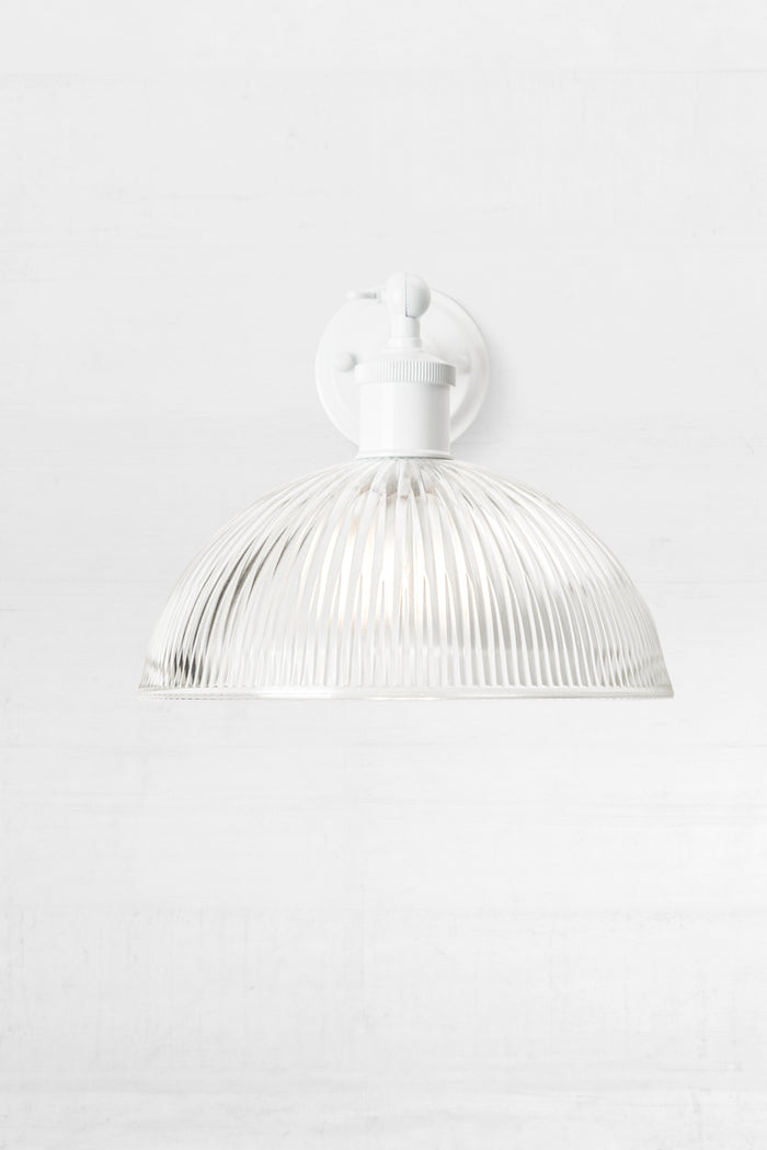 Medium / White