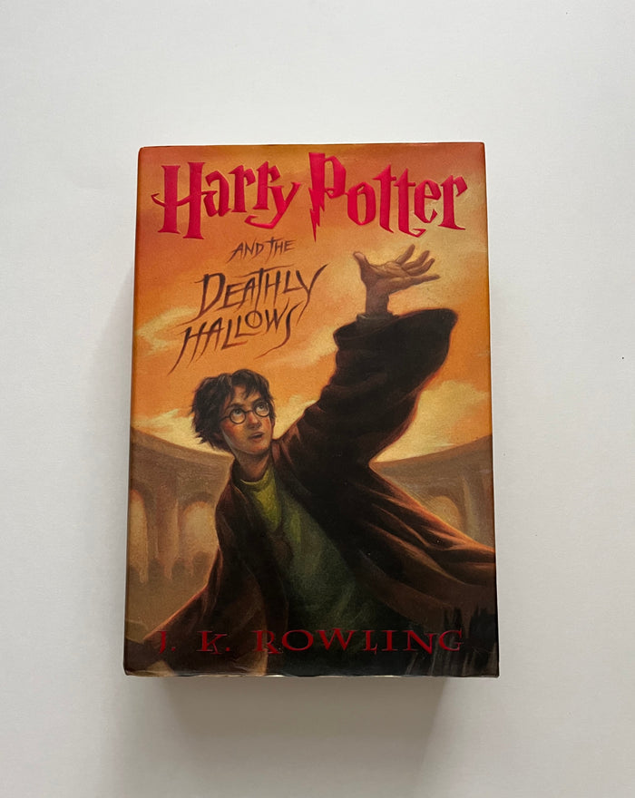 Harry Potter & the Deathly Hallows by JK Rowling