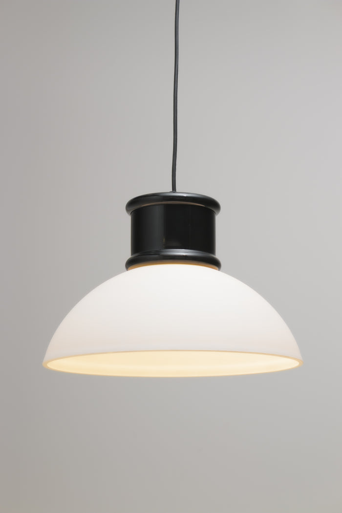homestead glass shade with brickworks black top