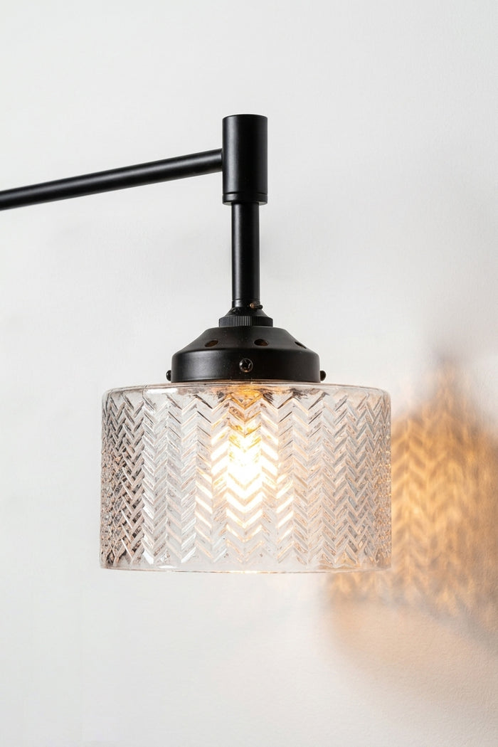 Close up og the Malibu Glass Wing Arm Wall Lamp