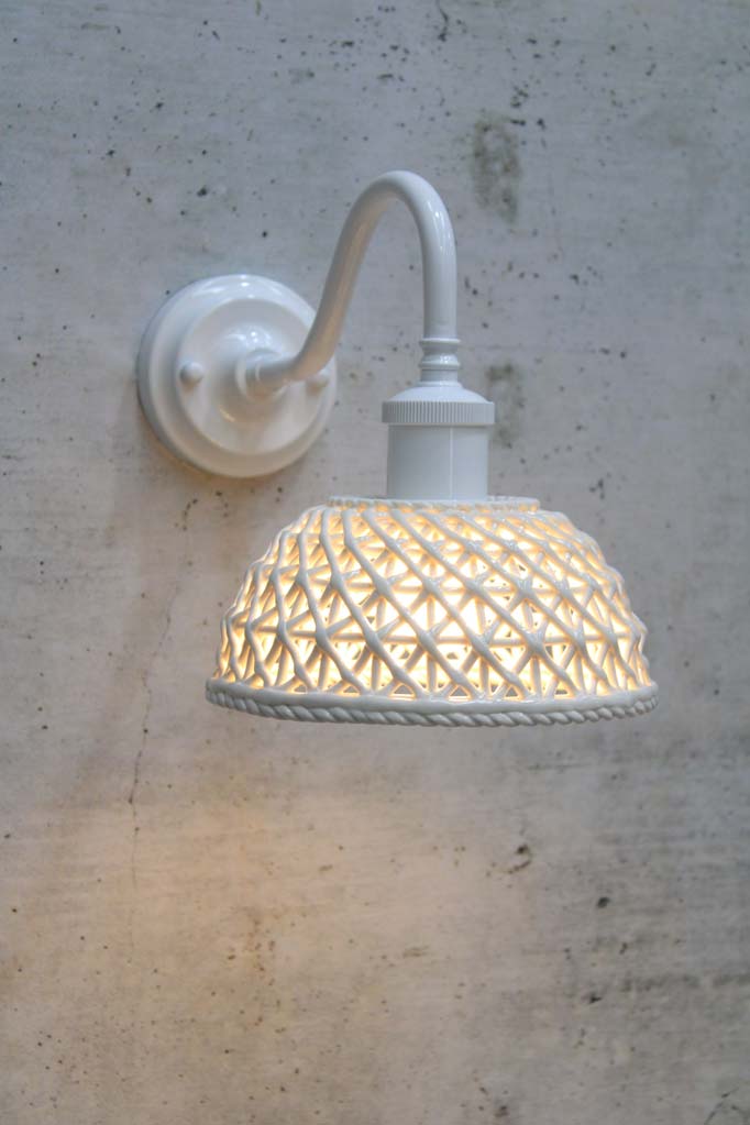 Gooseneck / White