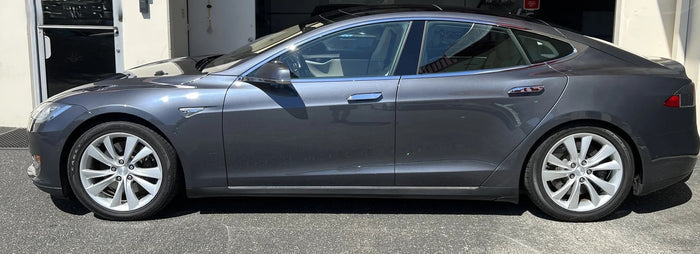 Tesla PMTG Dolphin Gray Basecoat with Reducer Quart (Basecoat Only)