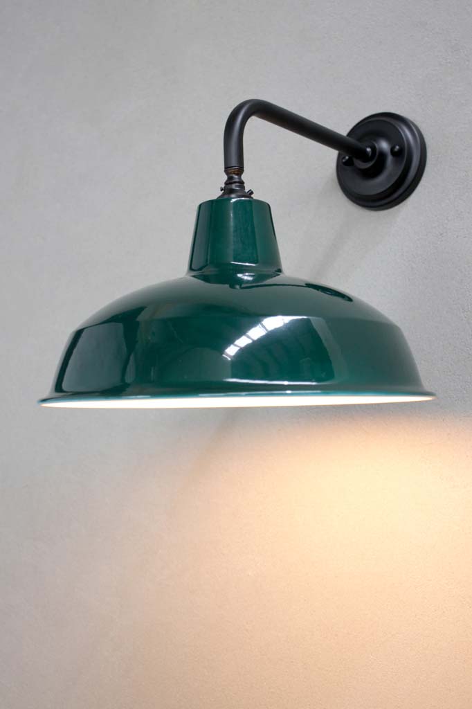 Black (Steel Sconce) / Federation Green
