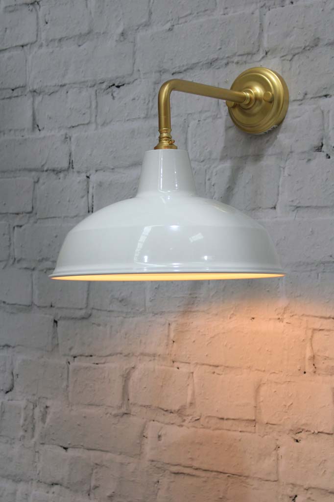Gold/Brass (Steel Sconce) / White