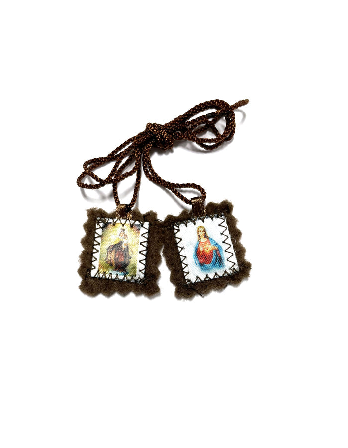 Wool traditional scapular of Our Lady of Mt Carmel. Escapulario de paño tradicional de La Virgen del Carmen